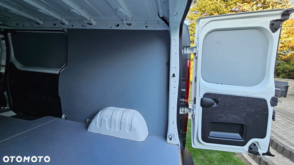 Opel Vivaro 1,6 CDTI 120KM L2 Długi 2018 Rok Klima Webasto Tempomat Hak Parktronik - 31