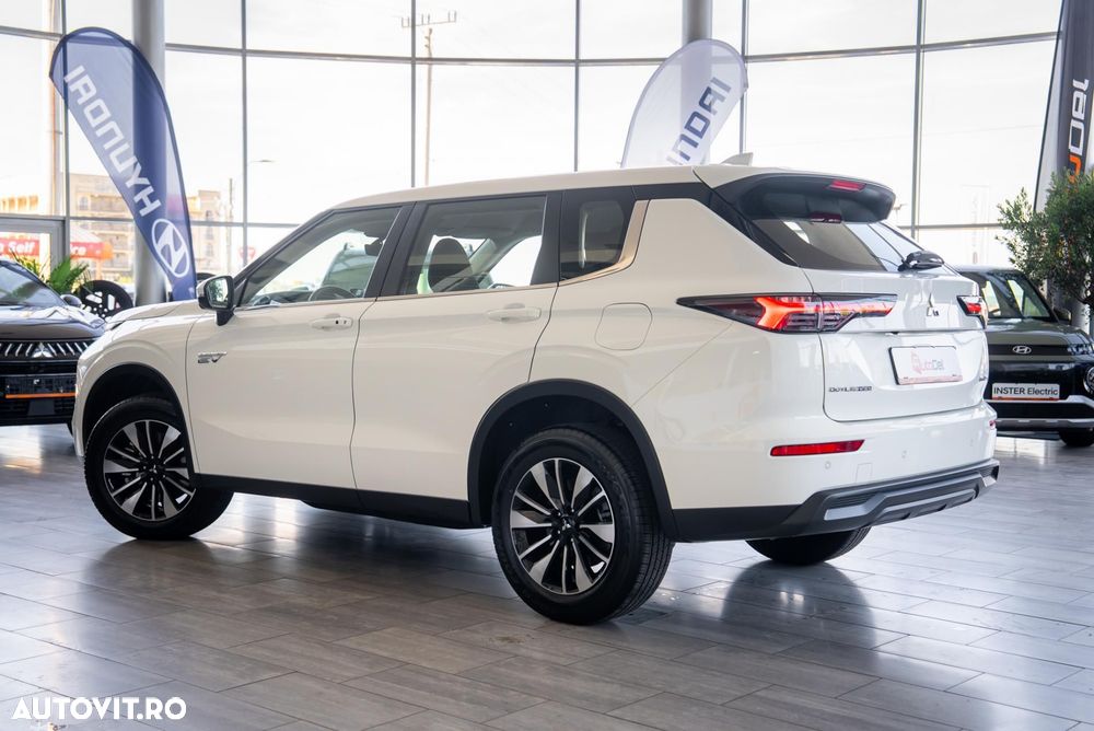 Mitsubishi Outlander - 5