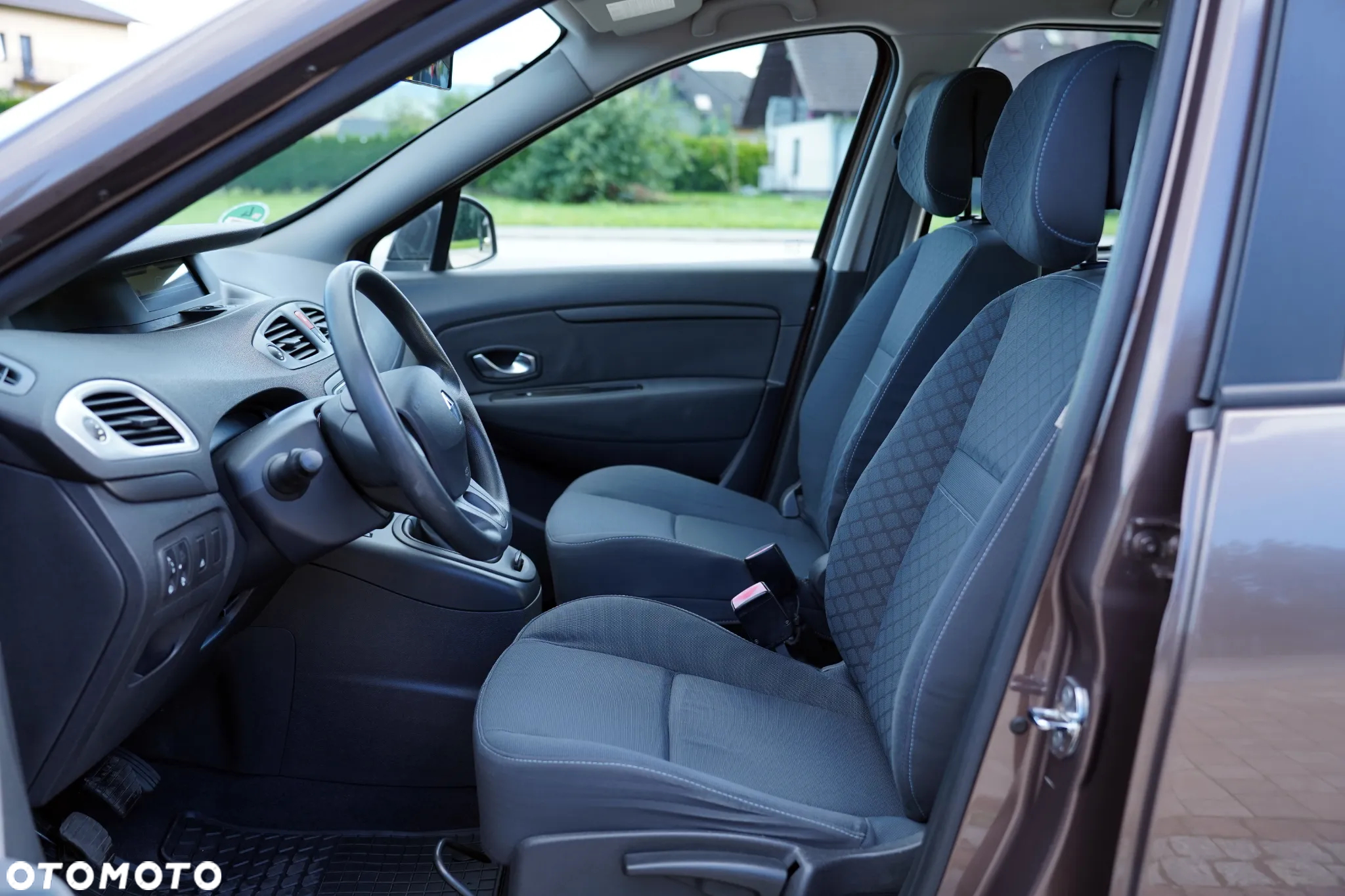 Renault Scenic 1.6 16V 110 Authentique - 16