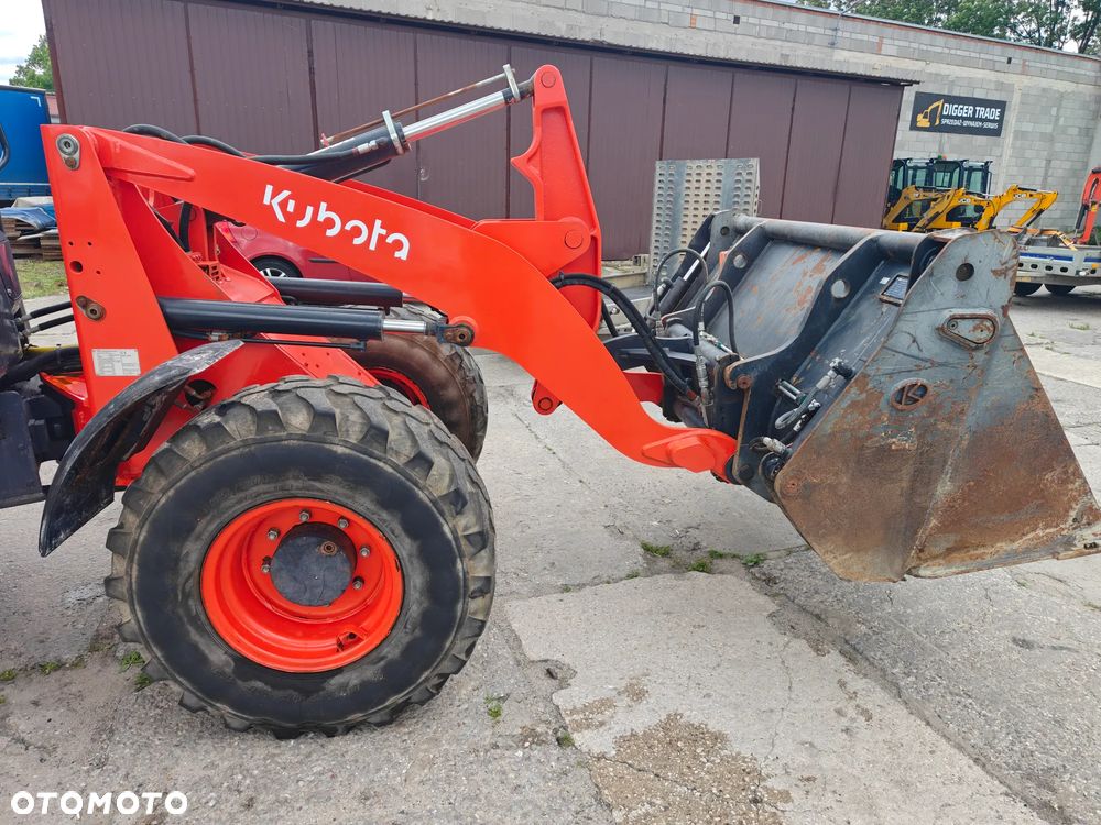Kubota R090 - 18