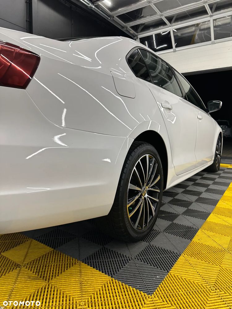 Volkswagen Jetta 2.0 TDI DPF DSG Highline - 9