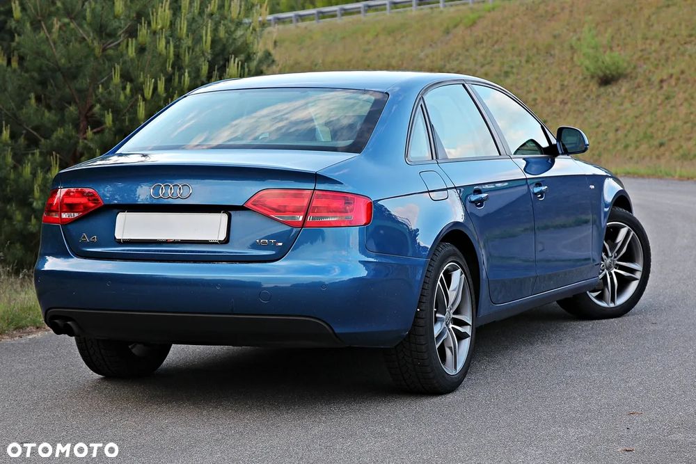 Audi A4 Limousine - 13