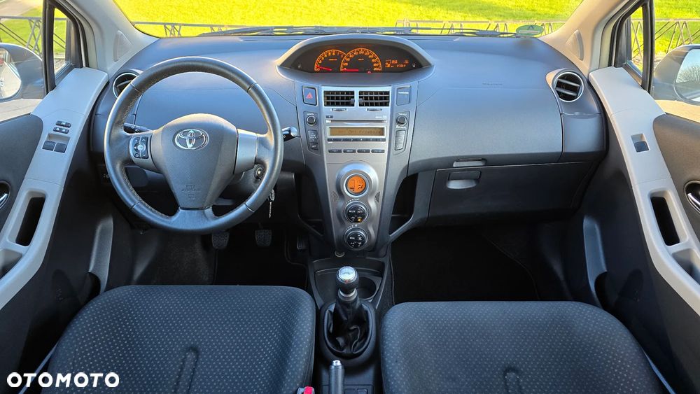 Toyota Yaris - 11