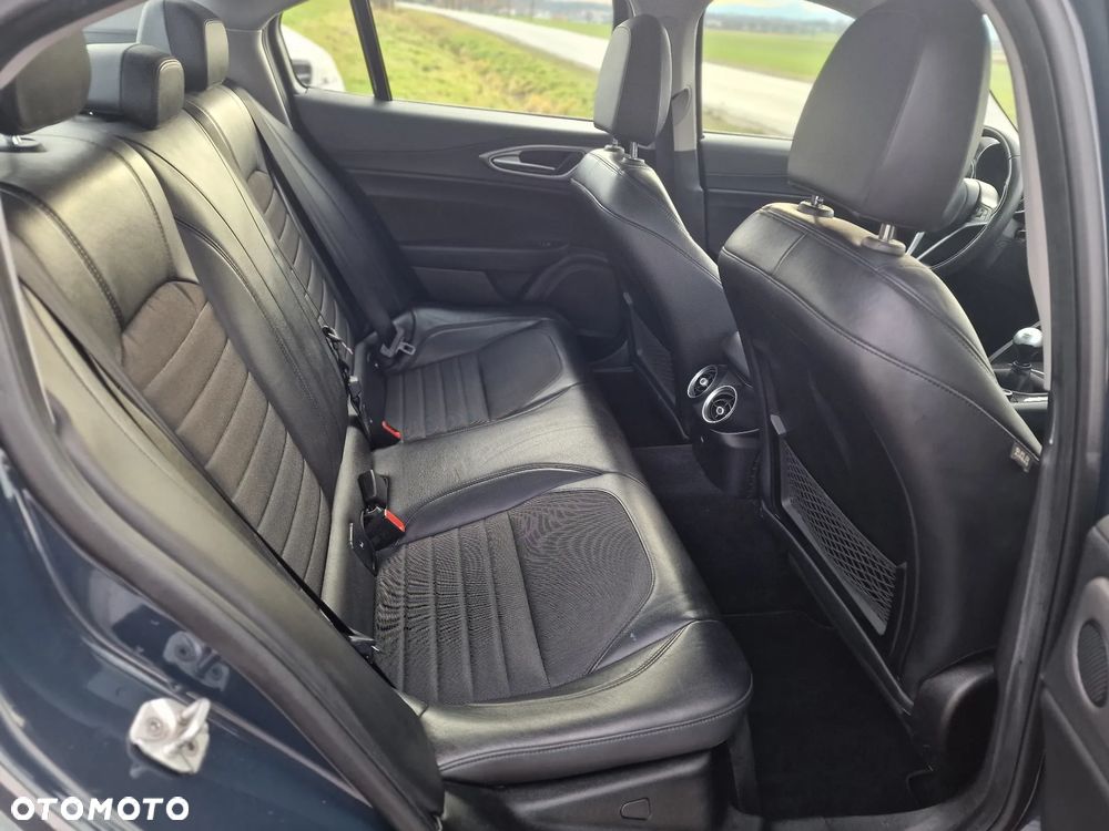 Alfa Romeo Giulia 2.2 D Turbo Super - 23