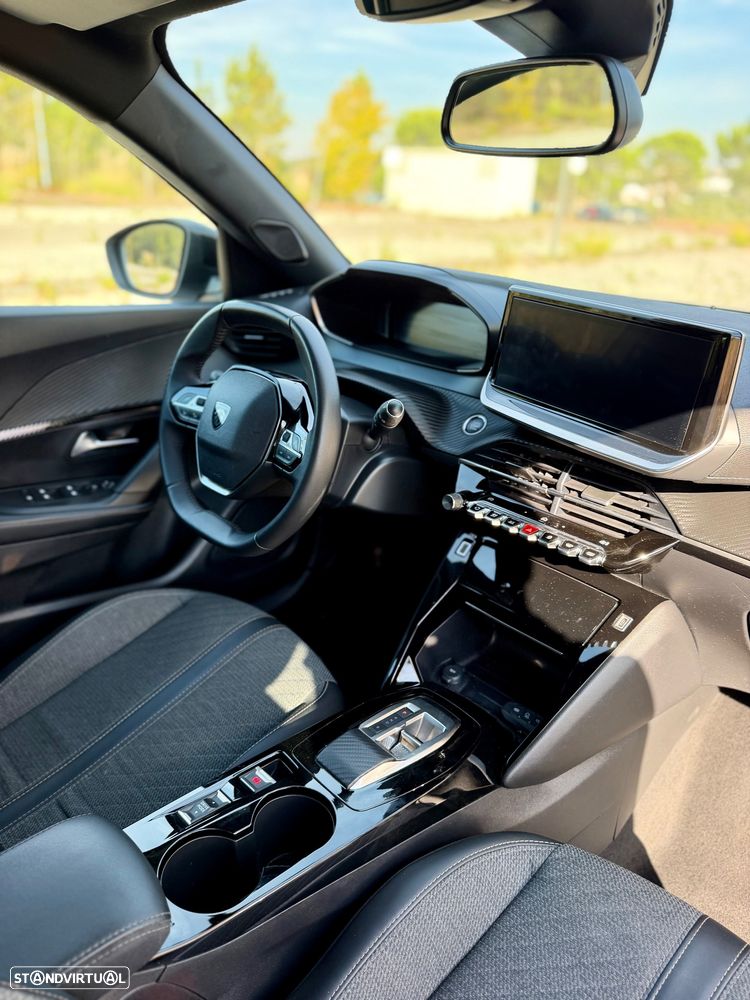 Peugeot e-2008 - 13