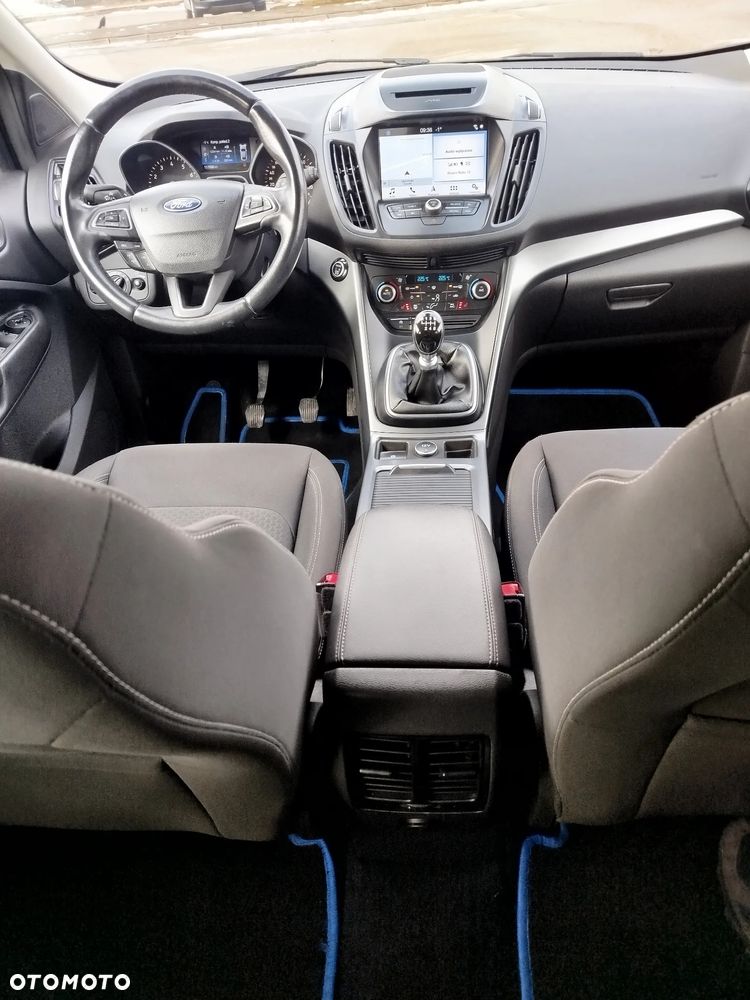 Ford Kuga - 17