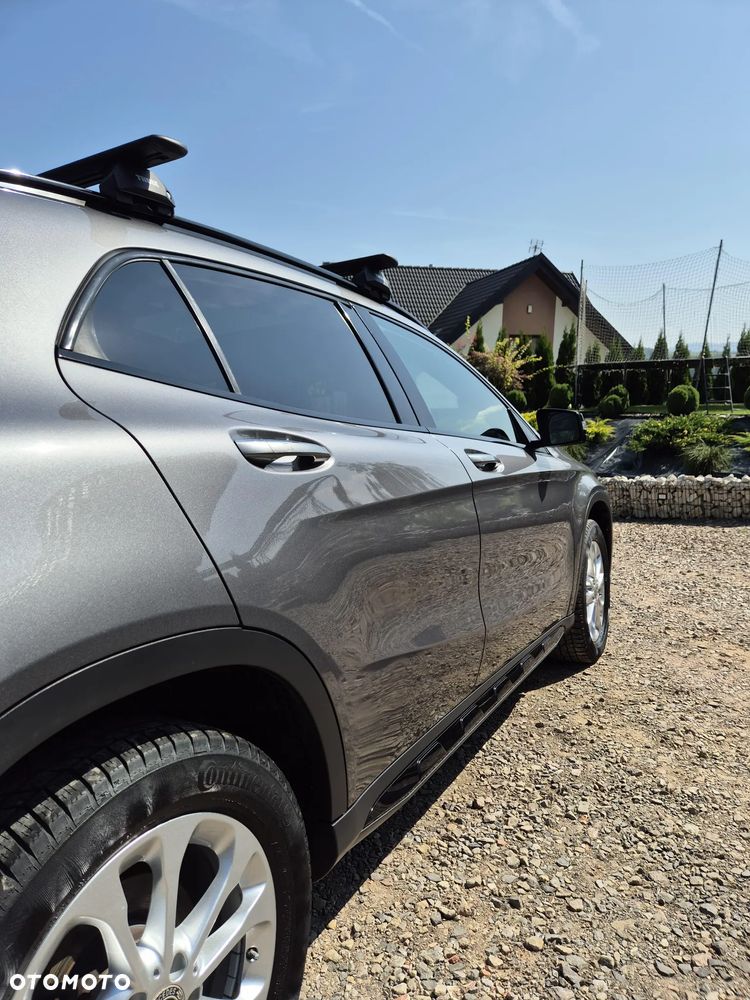 Mercedes-Benz GLA - 8