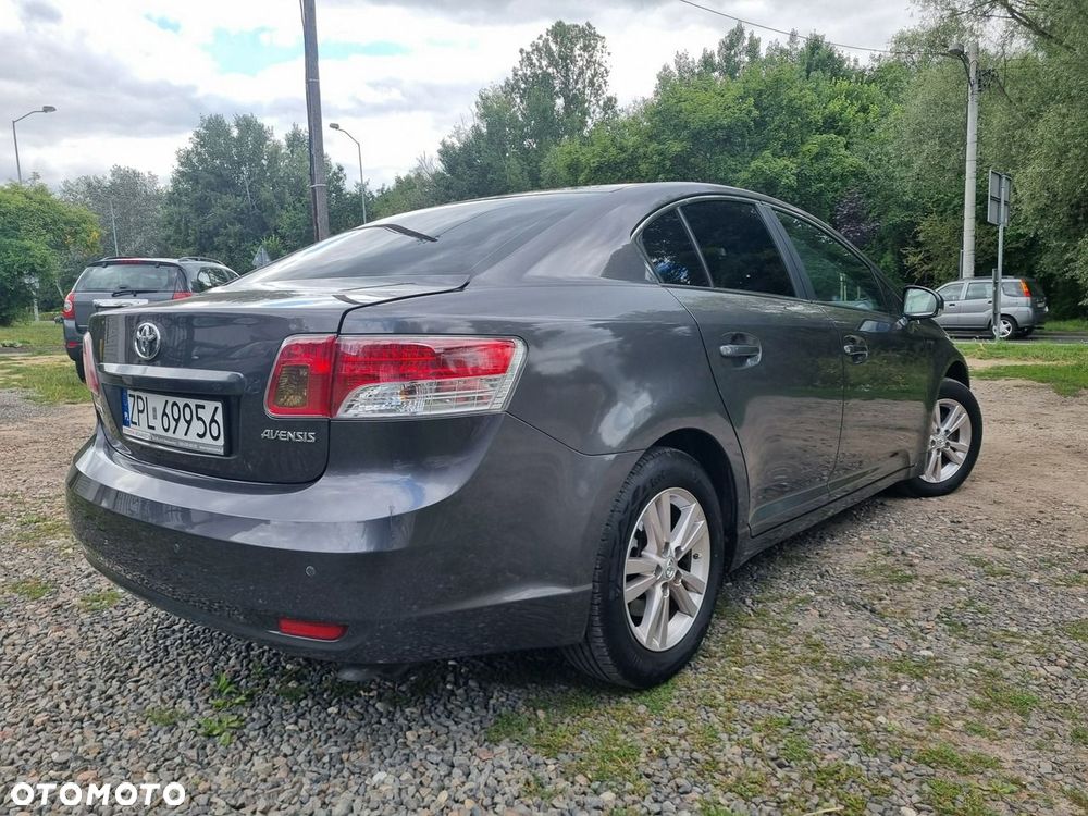 Toyota Avensis - 10
