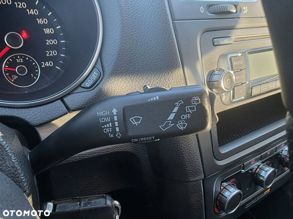 Volkswagen Golf 1.6 TDI DPF Comfortline - 14