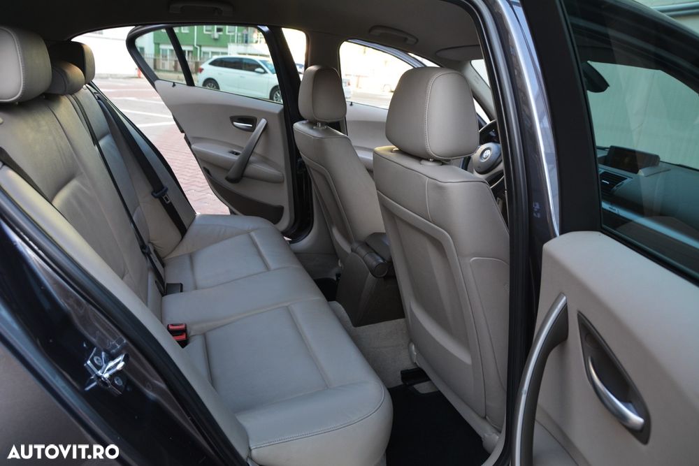 BMW Seria 1 120d - 19