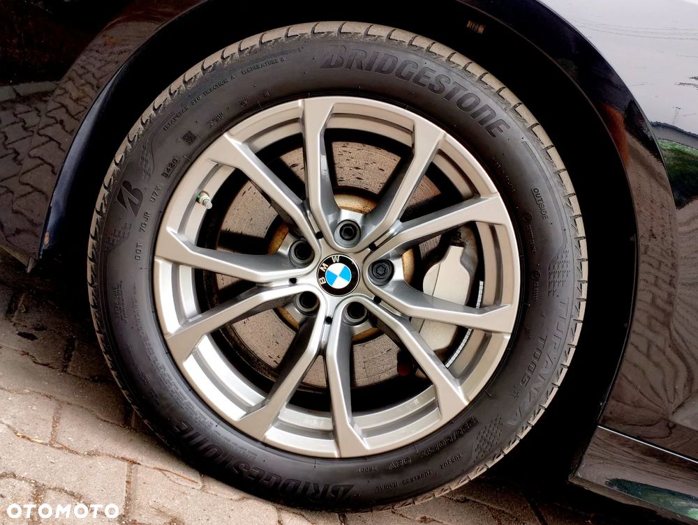 BMW Seria 3 330e Luxury Line sport - 25