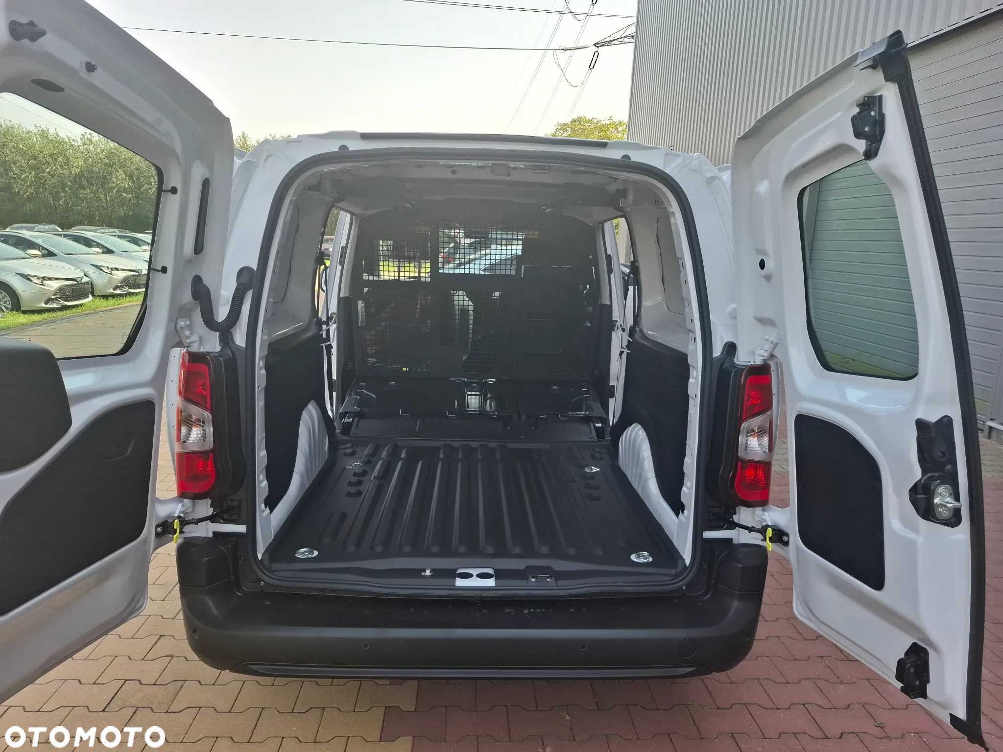 Toyota Proace City 1.5 D-4D Long 2,3t Active (bryg.) - 13