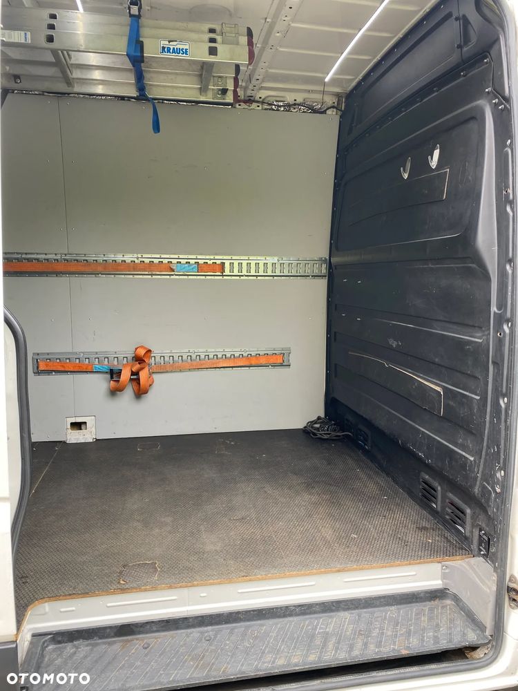 Volkswagen Crafter - 12