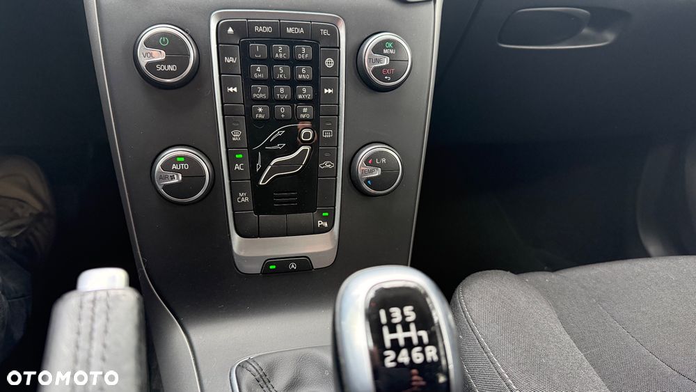 Volvo V40 D2 Summum - 23