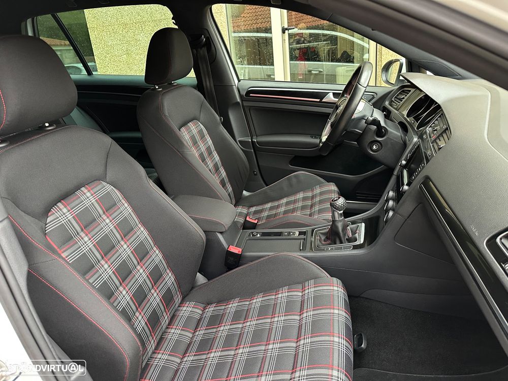VW Golf 2.0 TSi GTi Performance - 17