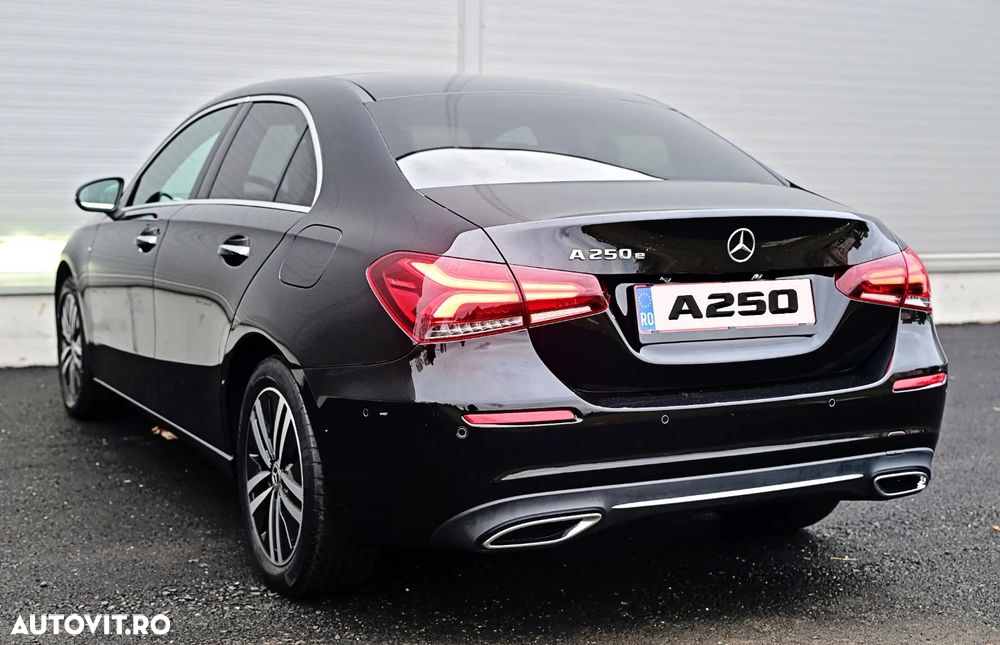 Mercedes-Benz A 250 e 8G-DCT Edition 2020 - 12