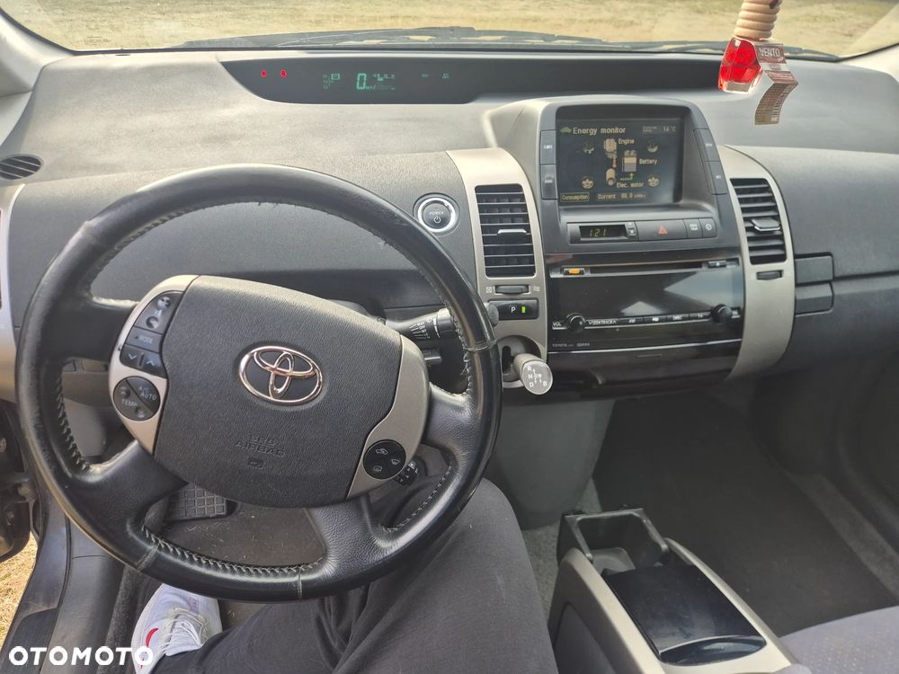 Toyota Prius - 12