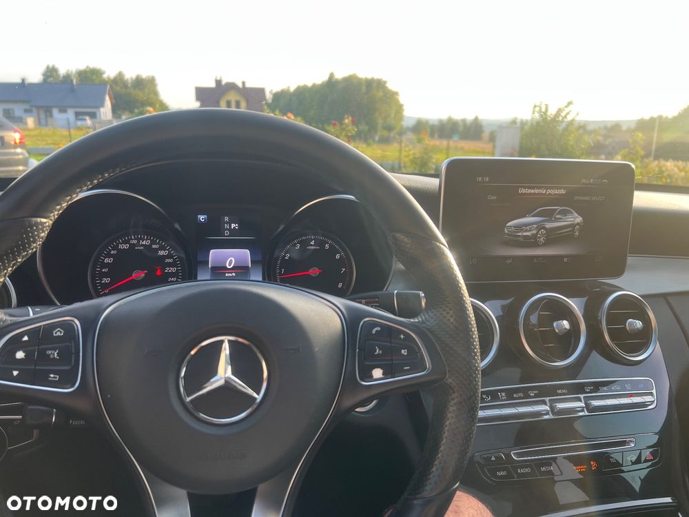 Mercedes-Benz Klasa C 300 T 7G-TRONIC AMG Line - 31