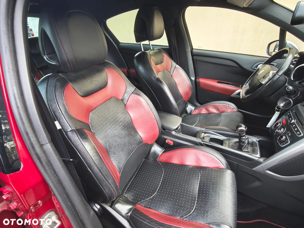 Citroën DS4 BlueHDi 150 S&S SoChic - 32