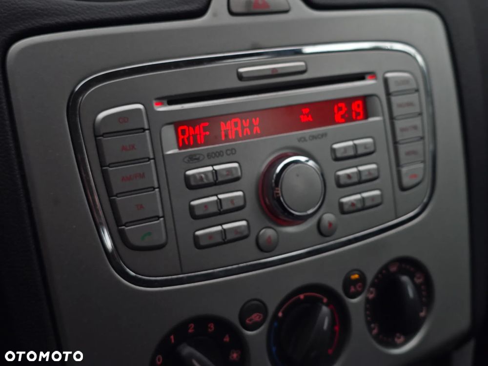 Ford Focus 1.6 Trend - 28