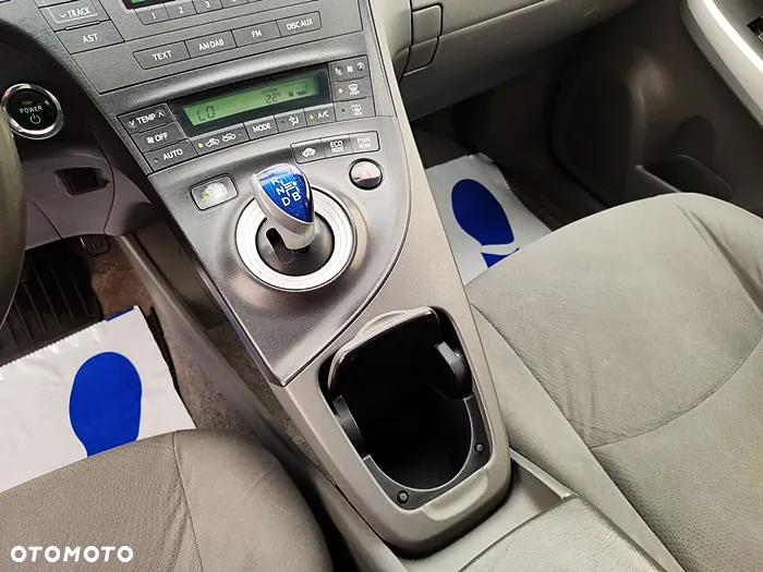 Toyota Prius - 32