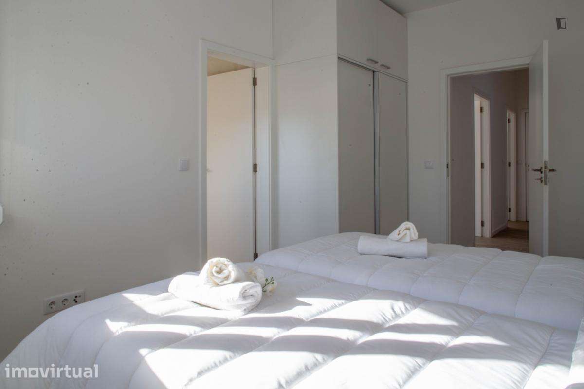 Quarto - localizado em Paranhos Porto - Grande imagem: 3/19