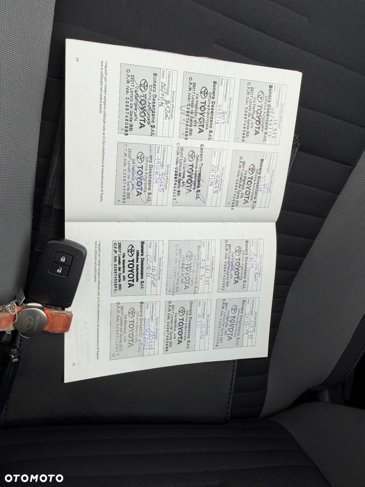 Toyota Auris Hybrid 135 Premium - 21