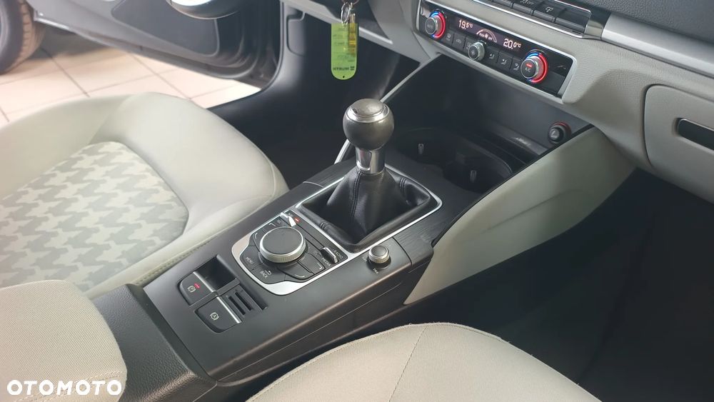 Audi A3 Sportback 1.4 TFSI Ambiente - 7