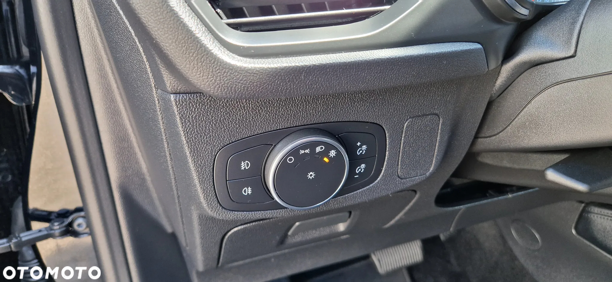 Ford Focus 1.5 EcoBoost Titanium X - 23
