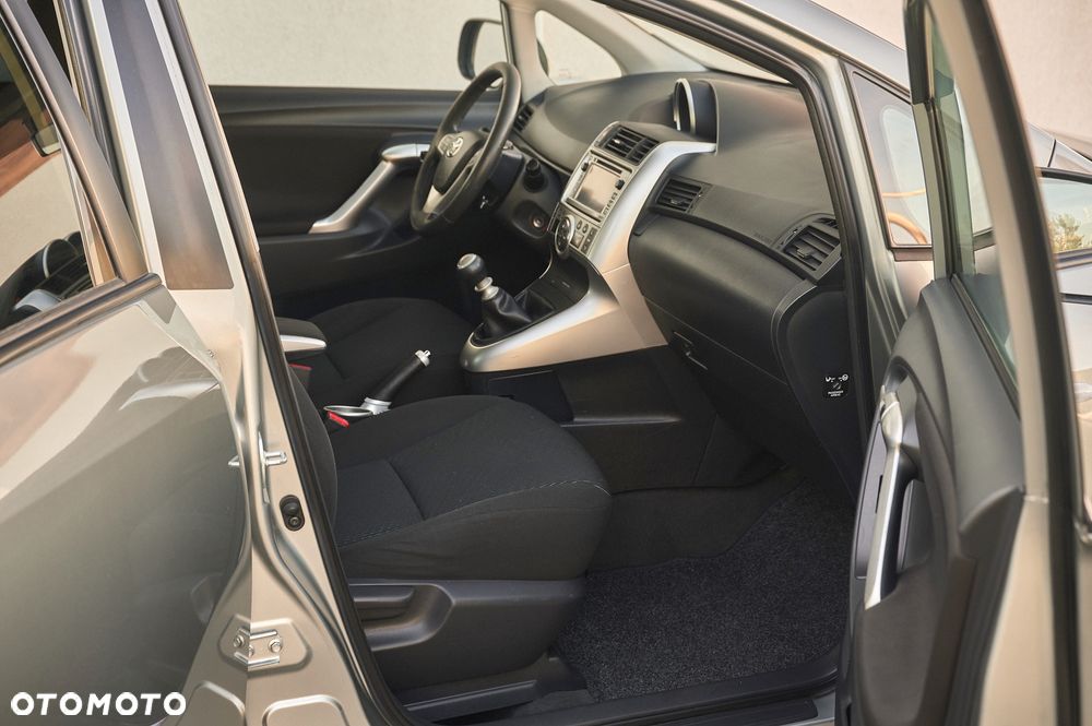 Toyota Verso 1.8 5-Sitzer Executive - 19