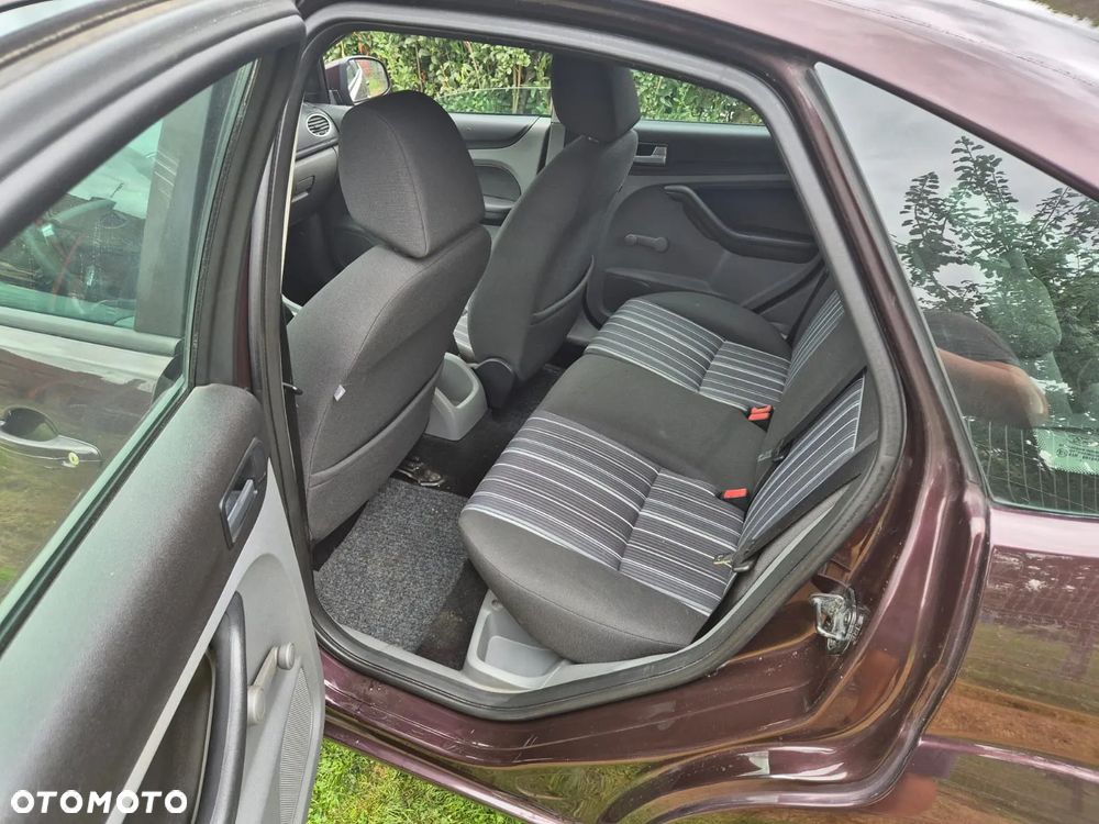 Ford Focus - 24