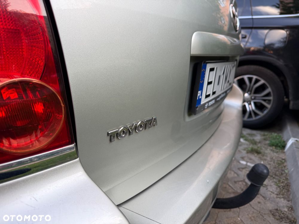 Toyota Avensis 1.8 VVT-i Sol - 11