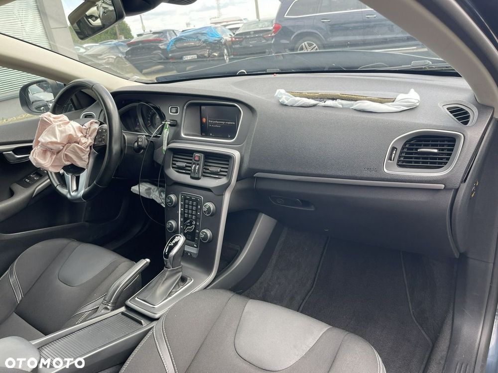Volvo V40 D3 Drive-E SCR Momentum - 11