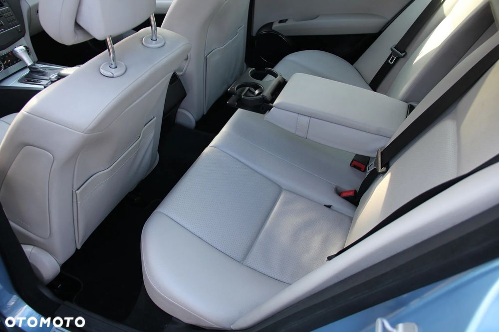 Mercedes-Benz Klasa C 300 7G-TRONIC SPORT EDITION - 33