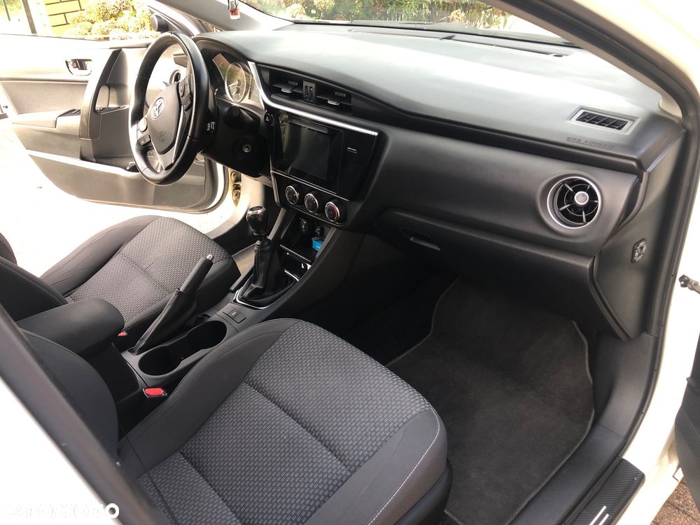 Toyota Corolla 1.6 Classic Plus - 6