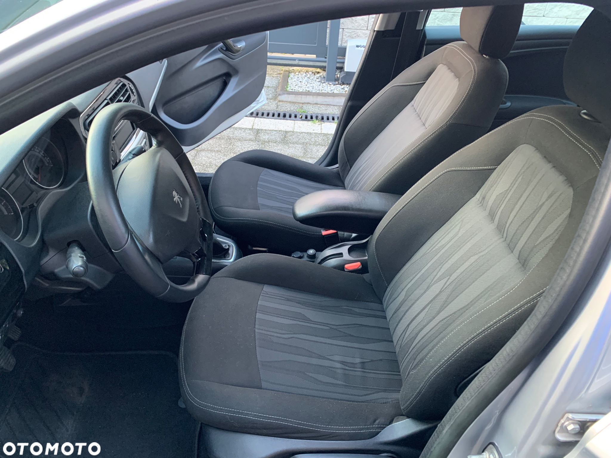 Peugeot 301 1.6 VTi Allure - 10