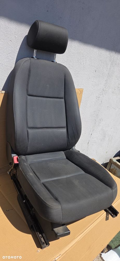 Fotel lewy kierowcy Audi A4 B6 - 2