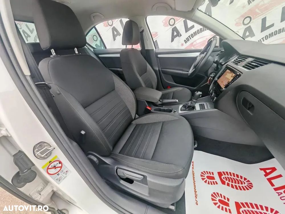 Skoda Octavia 1.6 TDI DSG Ambition - 11