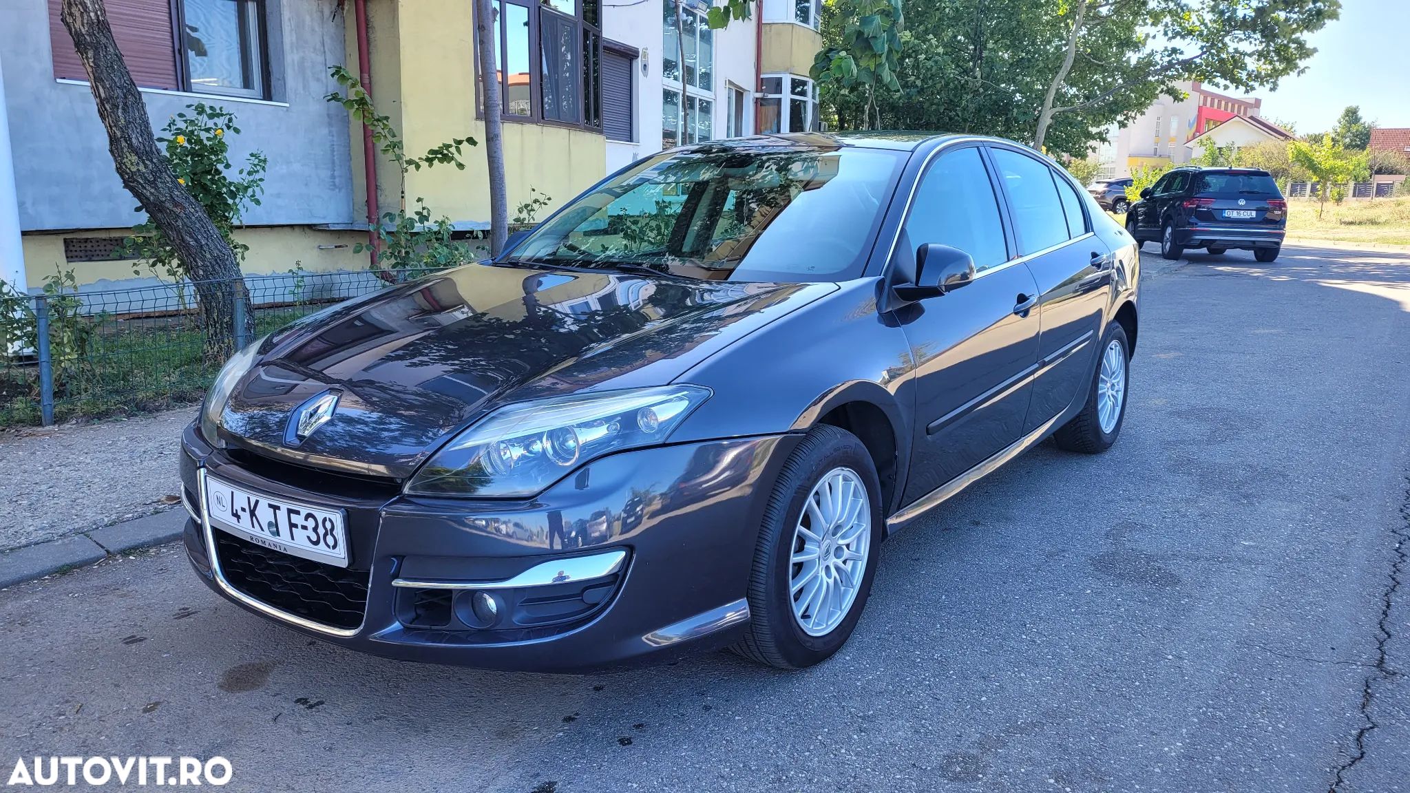 Volkswagen Polo - 1