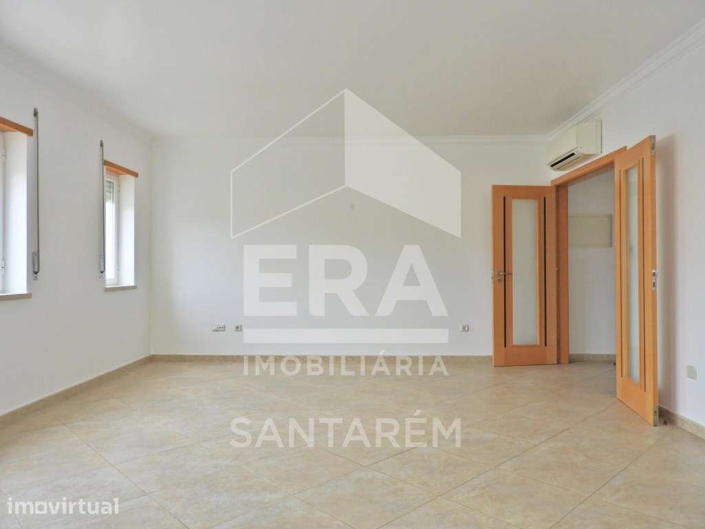 Apartamento T2 com garagem para 2 carros - Grande imagem: 5/13