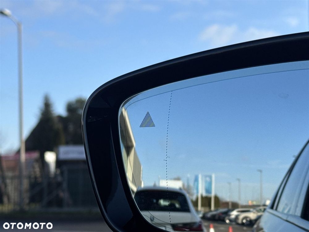 BMW Seria 5 520d xDrive - 17