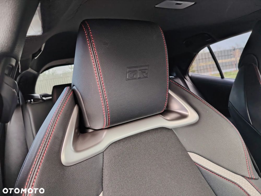 Toyota Corolla 1.8 Hybrid GR Sport - 28