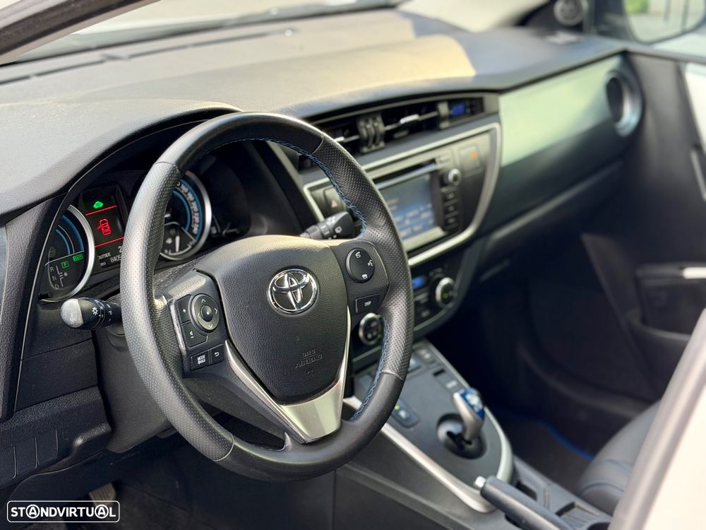 Toyota Auris Touring Sports 1.8 HSD Comfort+J17 - 11