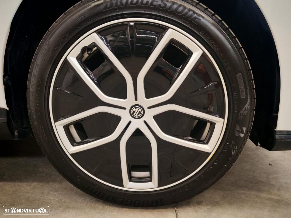MG MG4 64 kWh Luxury - 22