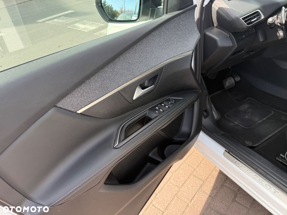 Peugeot 3008 1.5 BlueHDi Allure Pack S&S EAT8 - 15