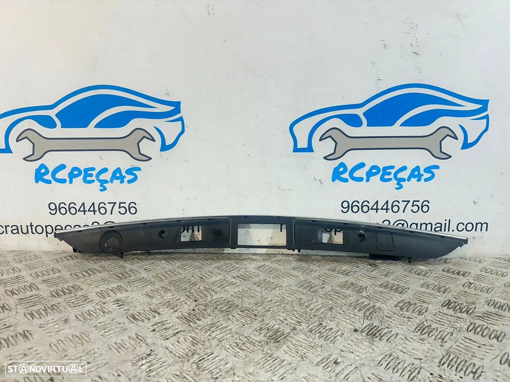 .Puxador Mala Friso Mercedes-Benz Classe C W204 A2047400993 2007 - 2014