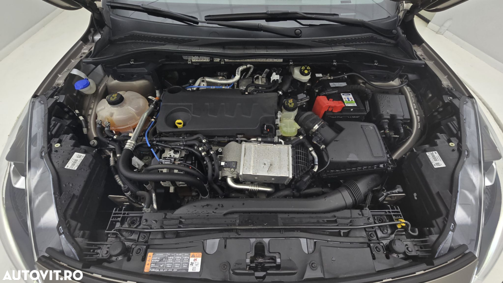 Ford Kuga - 24