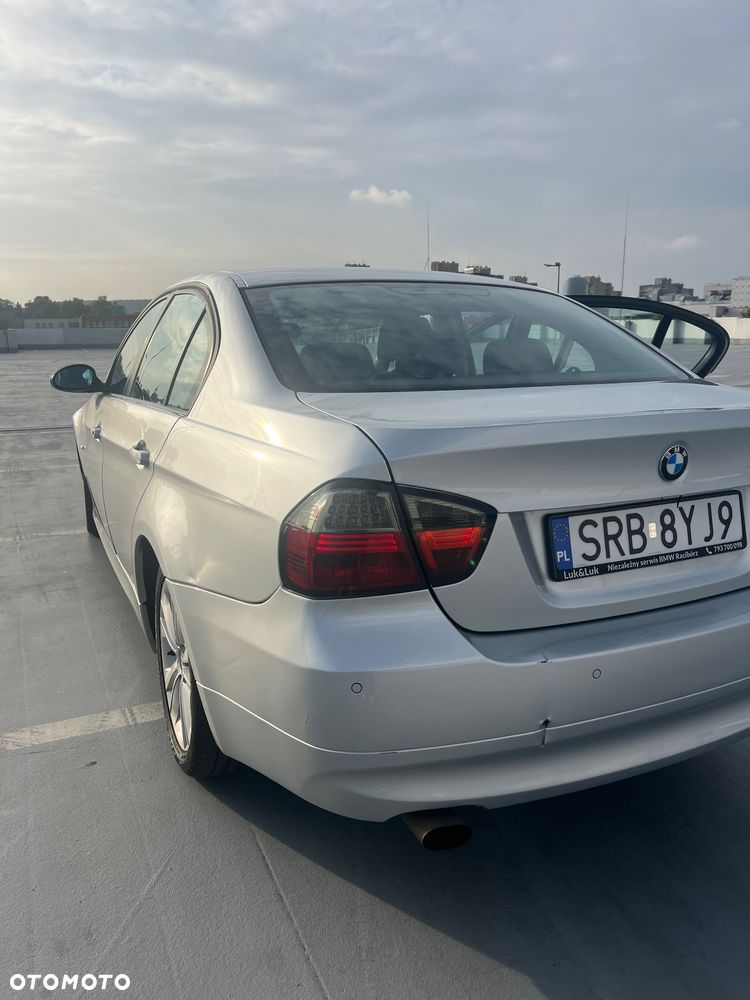 BMW Seria 3 318i - 3