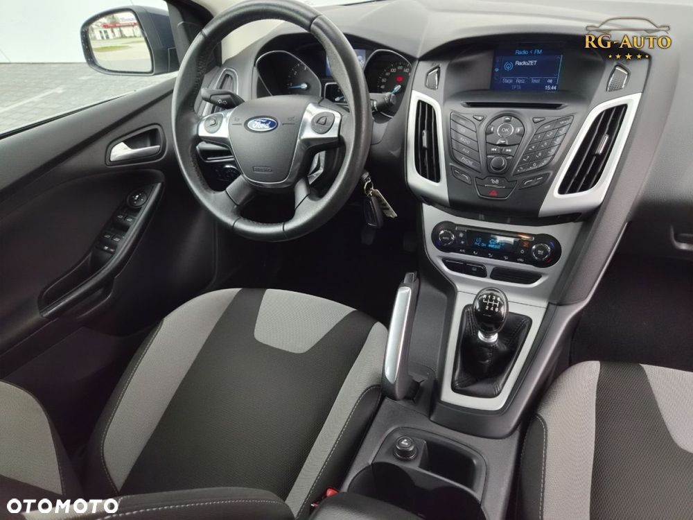 Ford Focus - 32