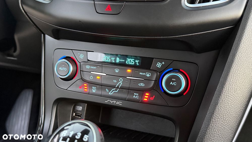 Ford Focus 1.5 EcoBoost STart-Stopp-System TITANIUM - 36